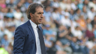 La afición del Valladolid se pronuncia y pide la marcha de Guillermo Almada 