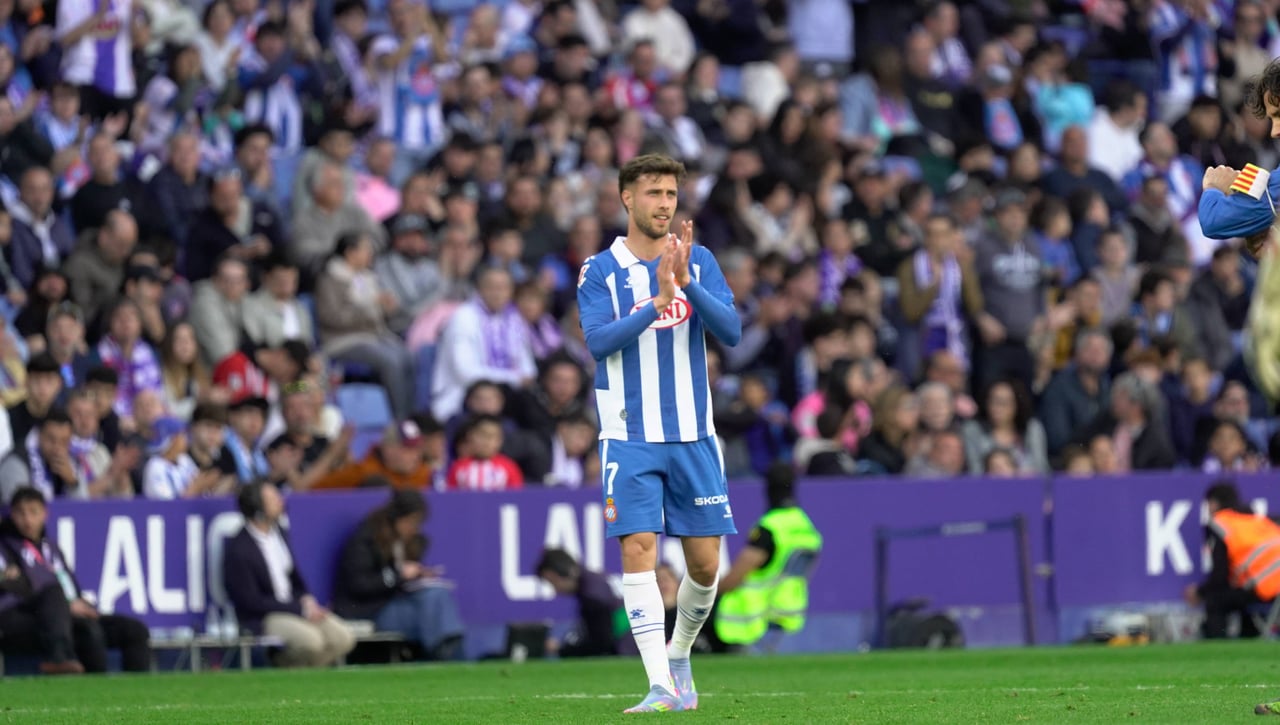 Javi Puado se moja con la tarjeta roja a Huijsen