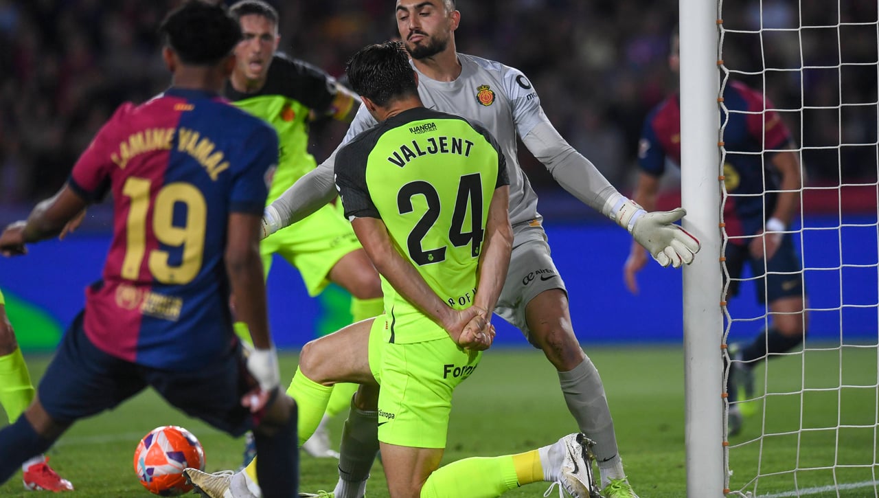 A Leo Román se lo rifan 