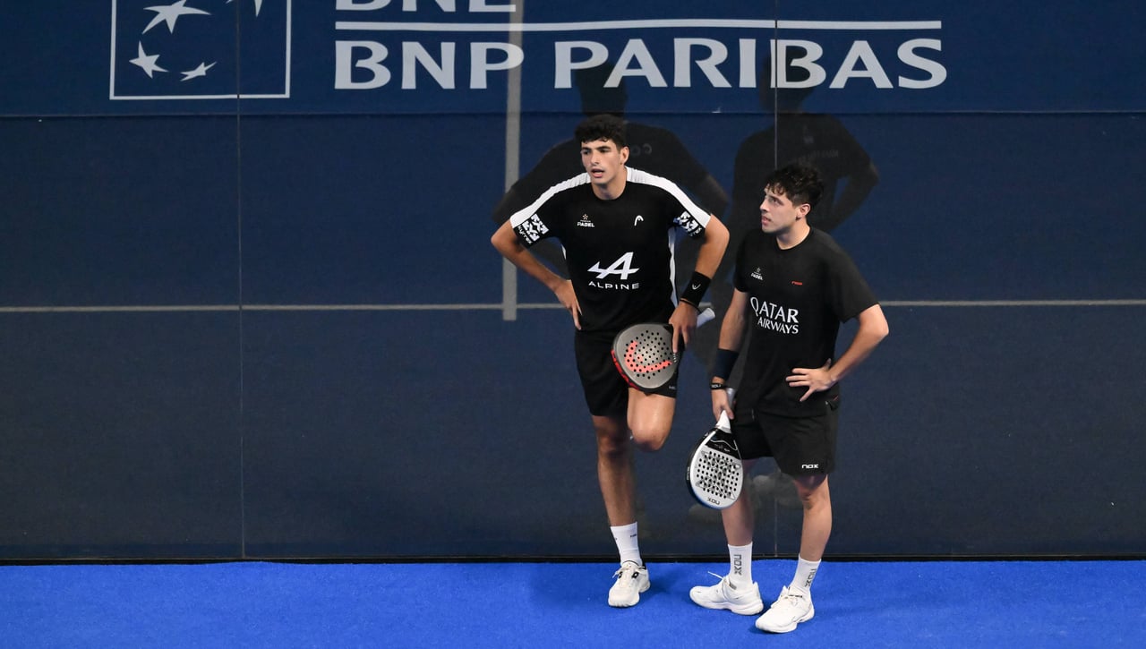 Tapia pone en un aprieto a Coello