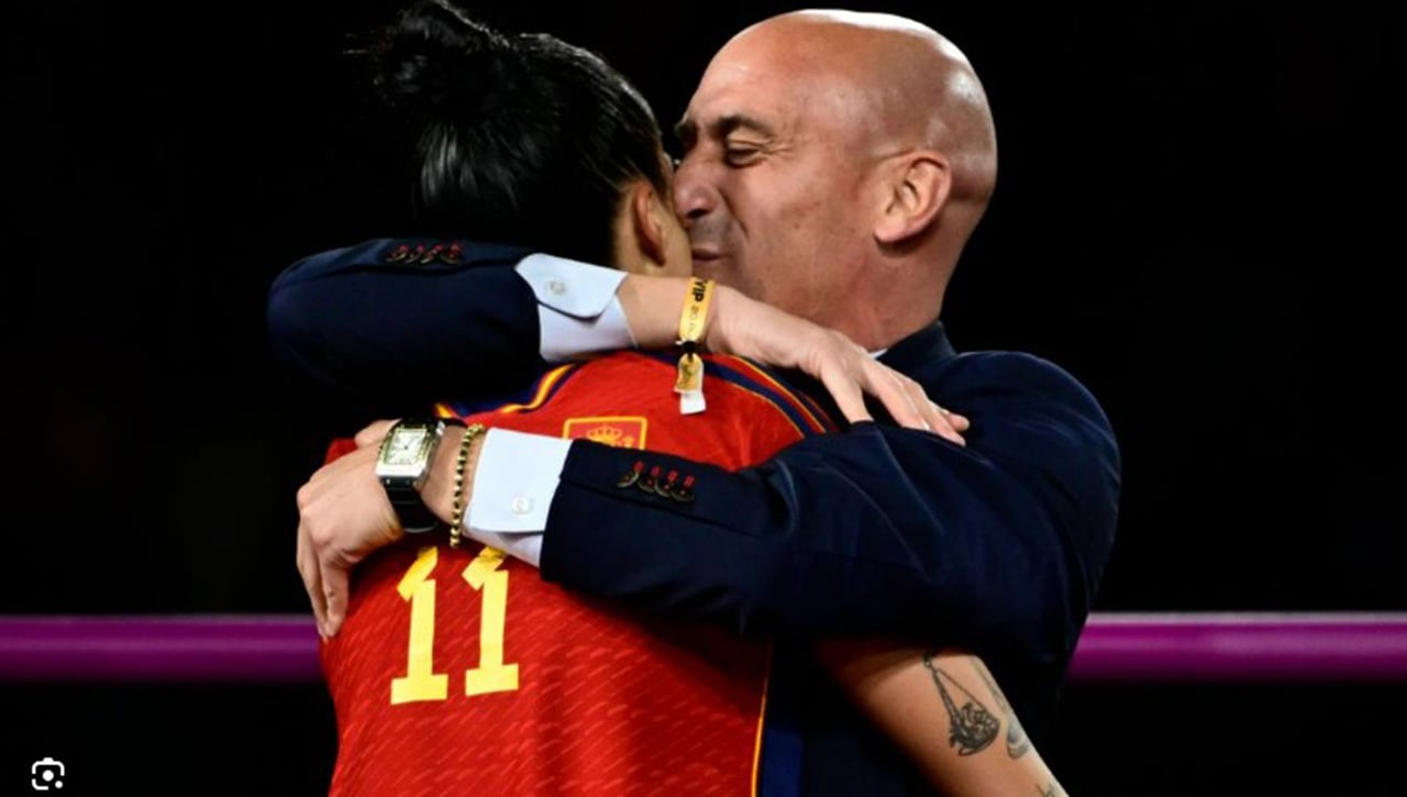 La Federación le despidió por el 'Caso Rubiales' y ahora pide una explicación