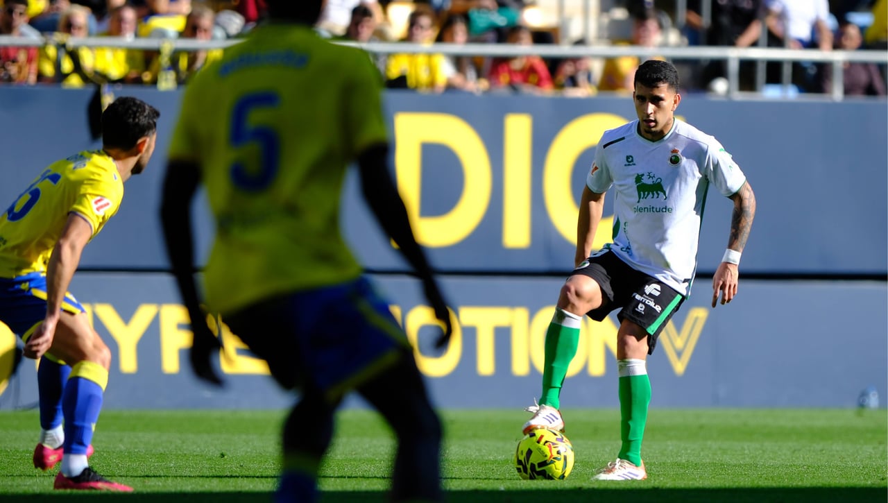 Así queda LaLiga Hypermotion tras la derrota del Deportivo de La Coruña y la victoria del Racing de Santander