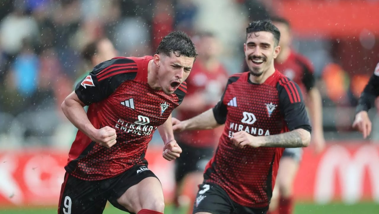 Así queda la clasificación de LaLiga Hypermotion, tras los triunfos de Elche y Mirandés en la jornada 30 de Segunda división