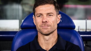 Xabi Alonso sale en defensa de Vinicius y da las claves del derbi