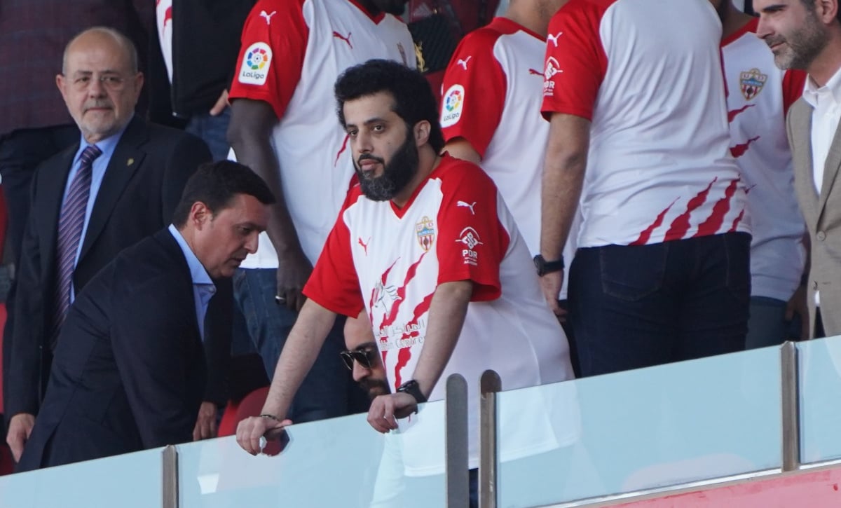 El Almería presenta, en forma de 'fichaje', el mayor aliciente para abonarse en Primera