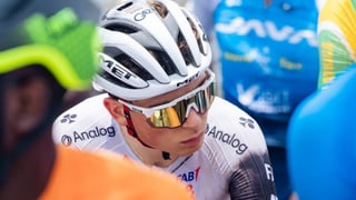 El UAE le 'quita' otro ciclista al Movistar Team