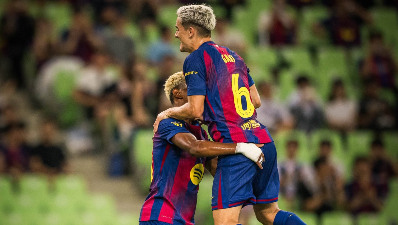 Gavi hace méritos para entrar en el once de Flick