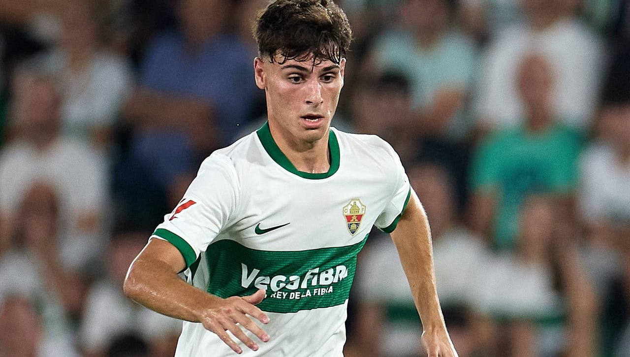 Rodrigo Mendoza vuelve al Elche con interés por su fichaje y millones bajo el brazo