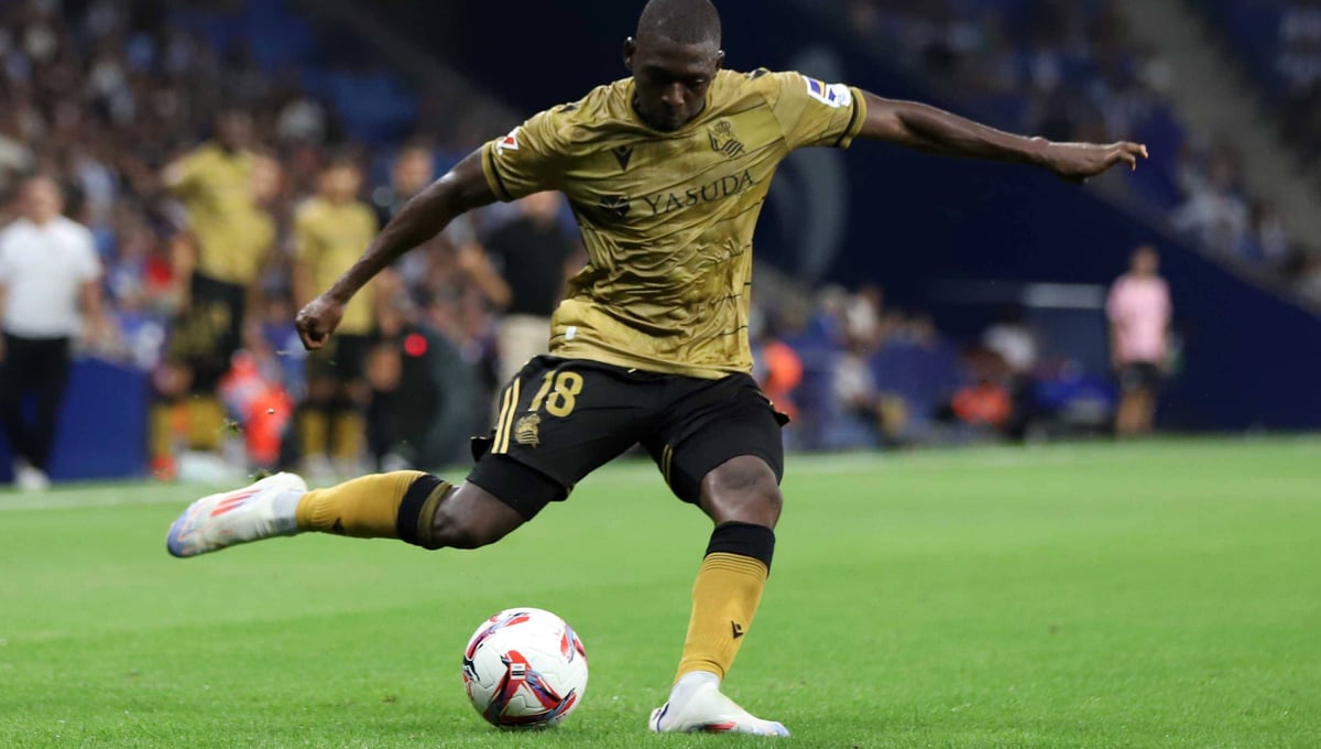 Imanol, en guardia por Sheraldo Becker Estadio Deportivo