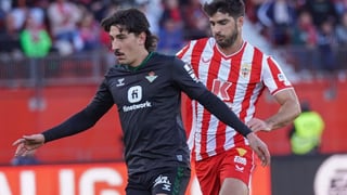 Lo que recoge el acta arbitral sobre la roja a Héctor Bellerín y las consecuencias para el Betis 