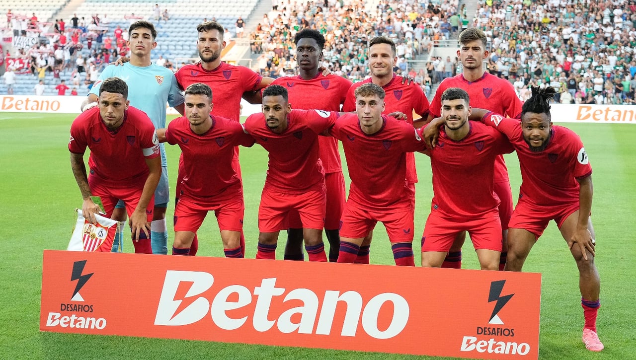 Los dorsales de los fichajes del Sevilla y los cambios de número de los que siguen