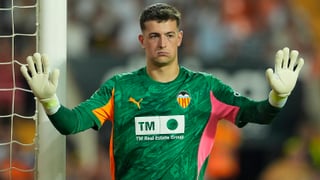 Echa más leña al fuego con la cláusula de Agirrezabala en el Valencia: "Perjudica muchísimo"