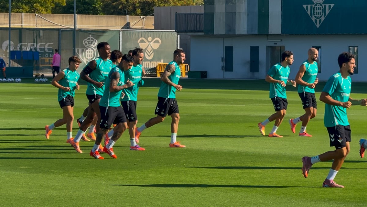 Ricardo Rodríguez, la principal noticia de un entreno sin novedades