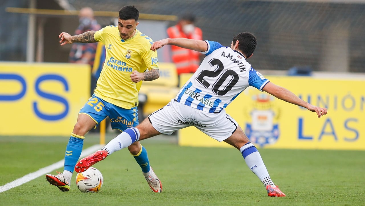 Rober, entre el optimismo (Alavés) y la realidad (Betis) en las últimas horas de mercado