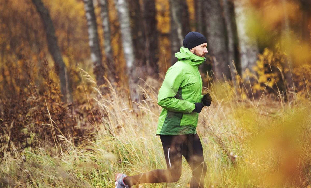 ¡Chollo deportivo! Cortavientos Joma Elite por menos de 14 euros en Amazon