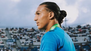 Yanis Senhadji pide paso a Pepe Mel