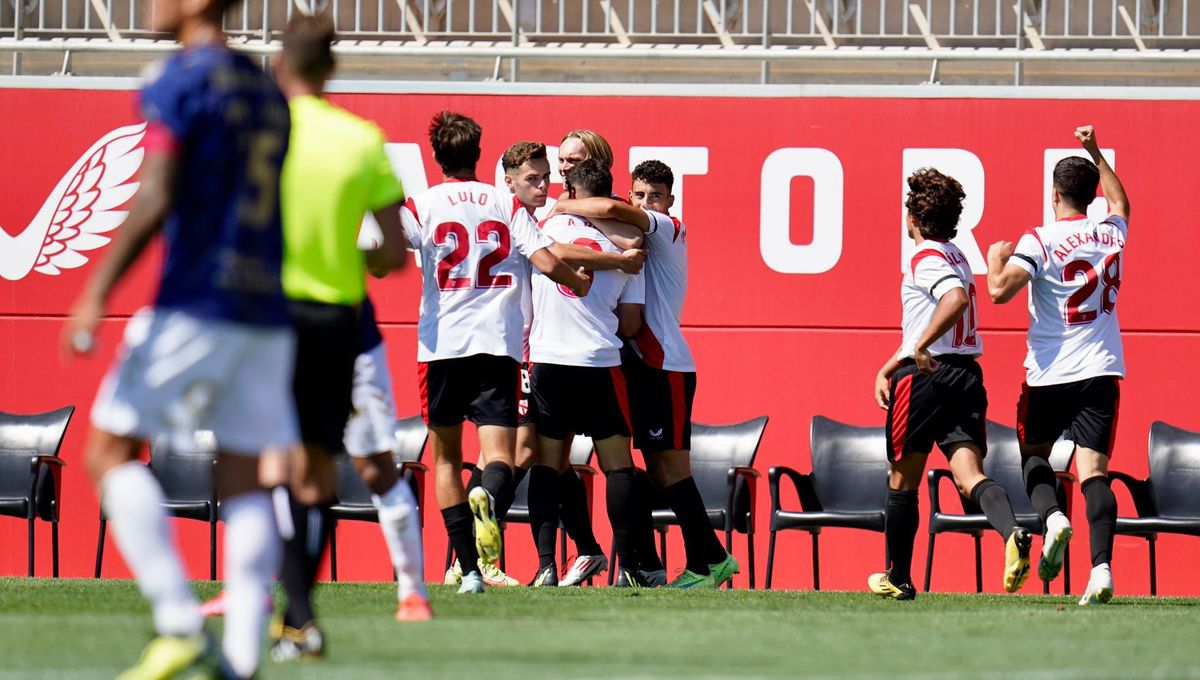 Convincente victoria del Sevilla Atlético en su estreno ante el UCAM (2-0)