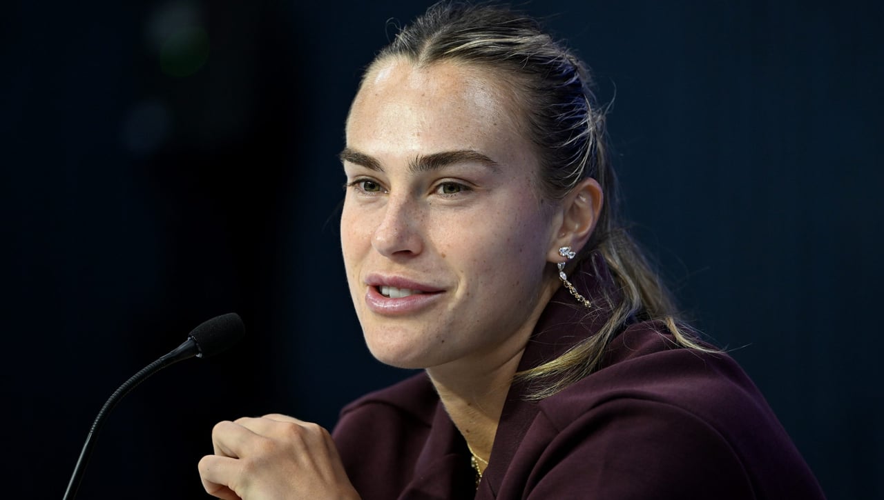 A Sabalenka le afecta la ropa