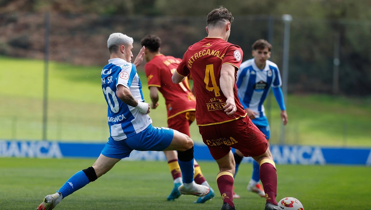 Deportivo de la Coruña y Racing de Santander, enfrentados