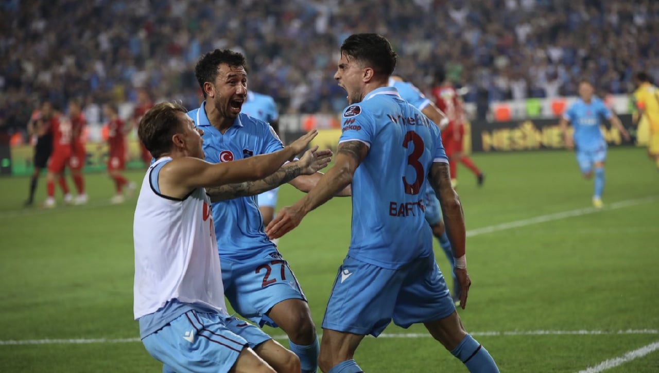 Bartra olvida al Betis y ya es un héroe en Turquía