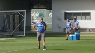 Pellegrini sobre los problemas en defensa: “Lo ideal es un gol máximo por partido”