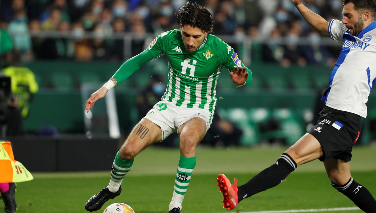 Dos nuevos tanteos por Héctor Bellerín mientras el Betis aguarda