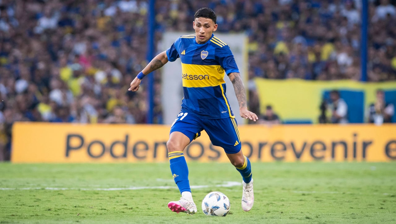 Crece la competencia por el sustituto de Guido Rodríguez, que hace esperar al Barça 