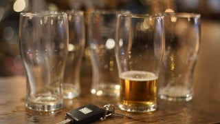 Nutricionista desvela el truco definitivo para superar la resaca: Mejor que el ibuprofeno