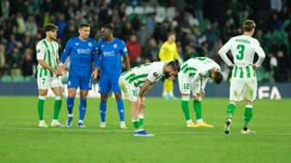 Miranda resume la frustración del Betis: "vestuario jodido", "autocrítica" y ganas de "ganar la Conference"