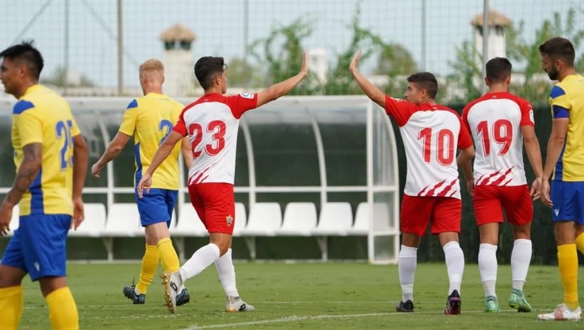 Ocho victorias y dos empates del Cádiz como local ante el Almería en liga