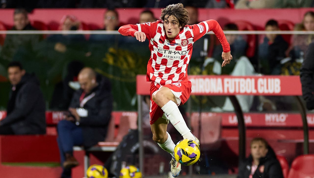 Bryan Gil, Krejci y Van de Beek se encarecen