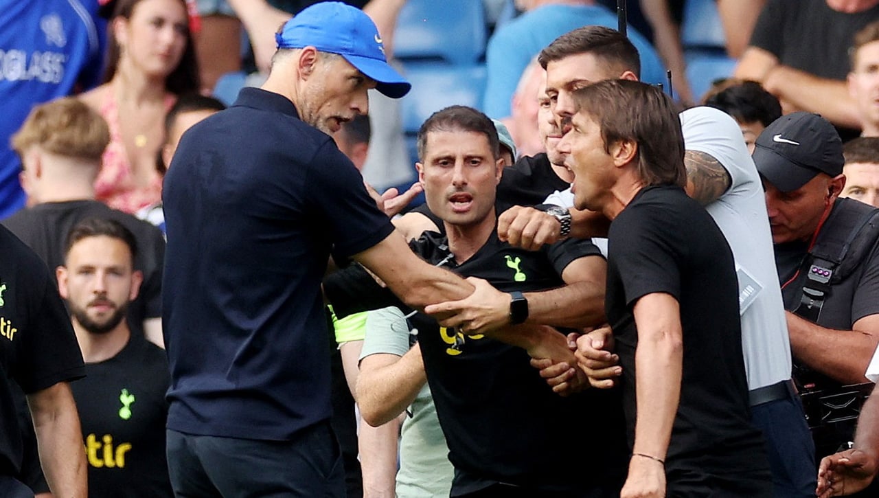 'Enganchón' entre Conte y Tuchel y casi llegan a las manos: "Mírame a los ojos"