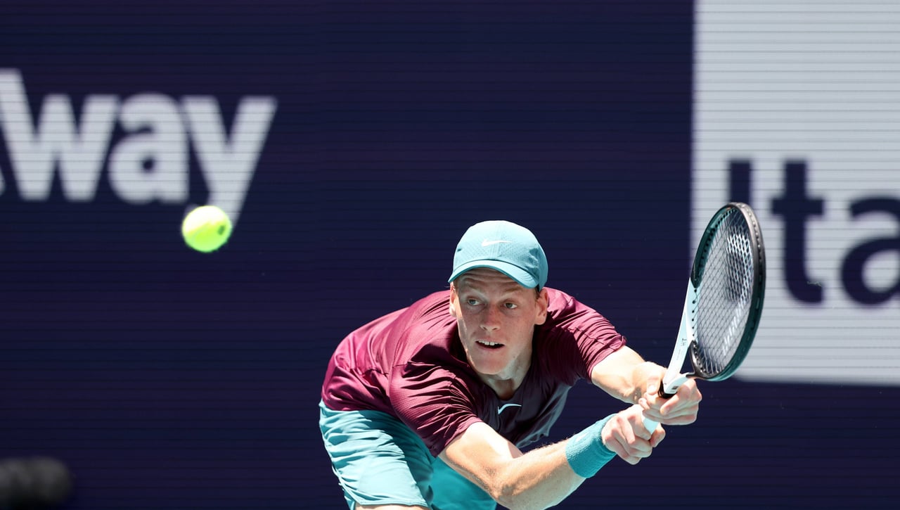 Jannik Sinner se complica el camino