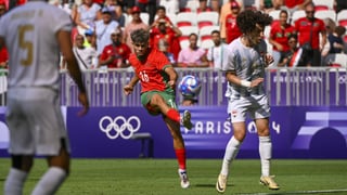 La apuesta sale bien: golazo de Abde para reivindicarse en París