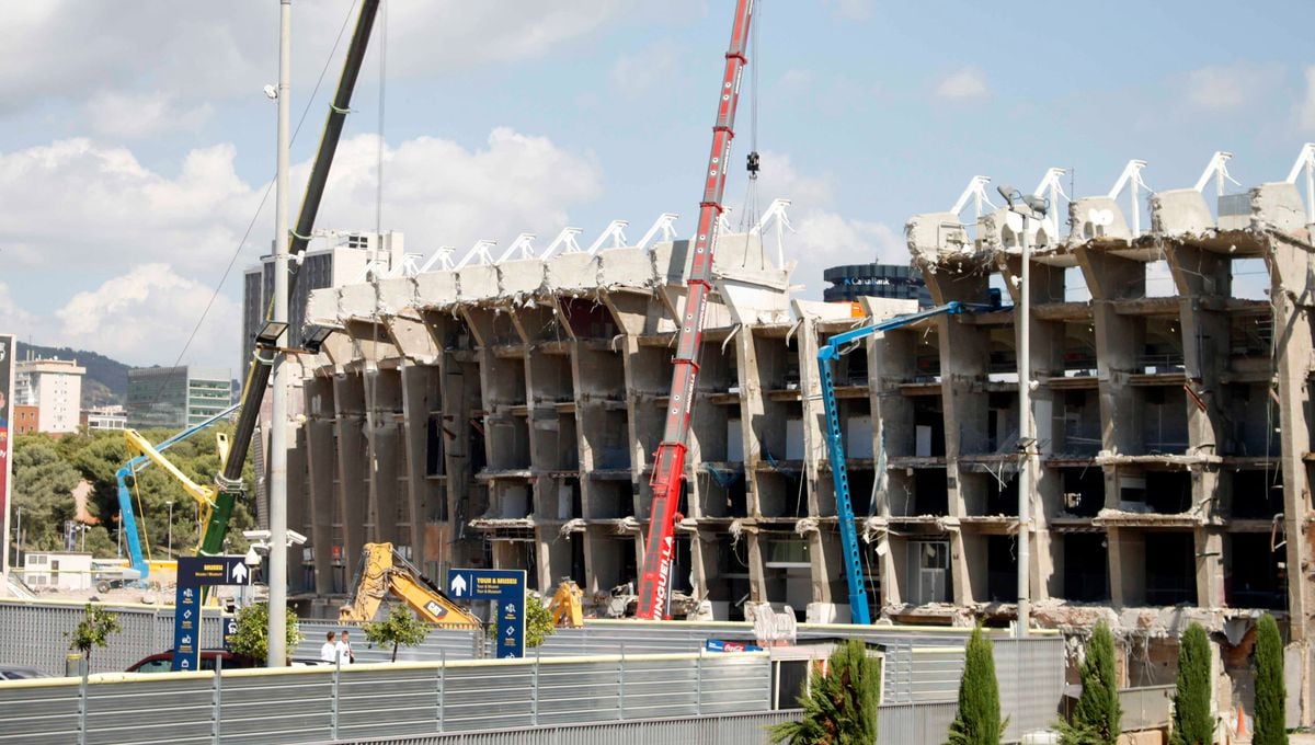 El Barça queda en evidencia con las condiciones laborales en las obras del Camp Nou