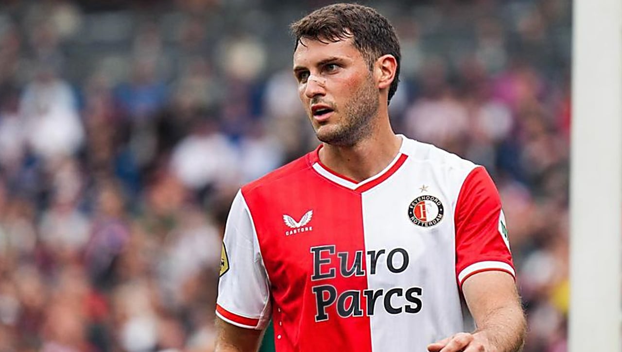 Sigue de cerca a Santiago Giménez