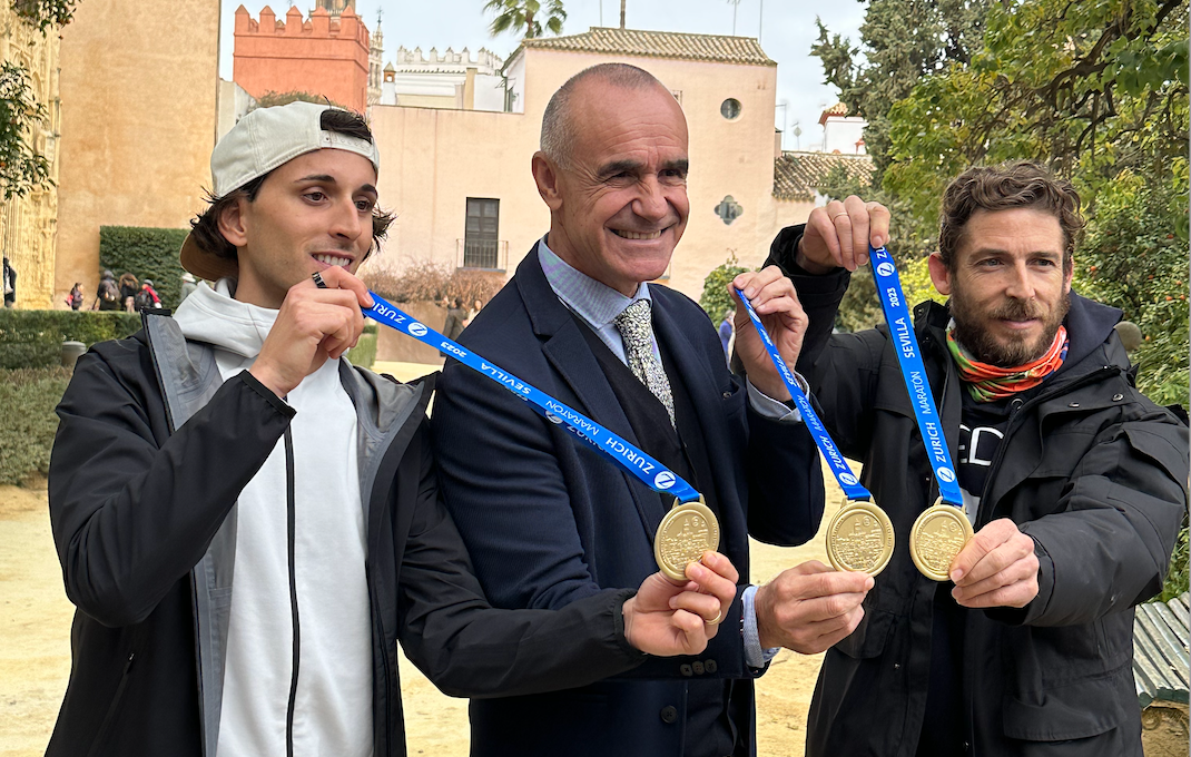El Alcázar acoge la presentación de los corredores de élite del Zúrich Maratón