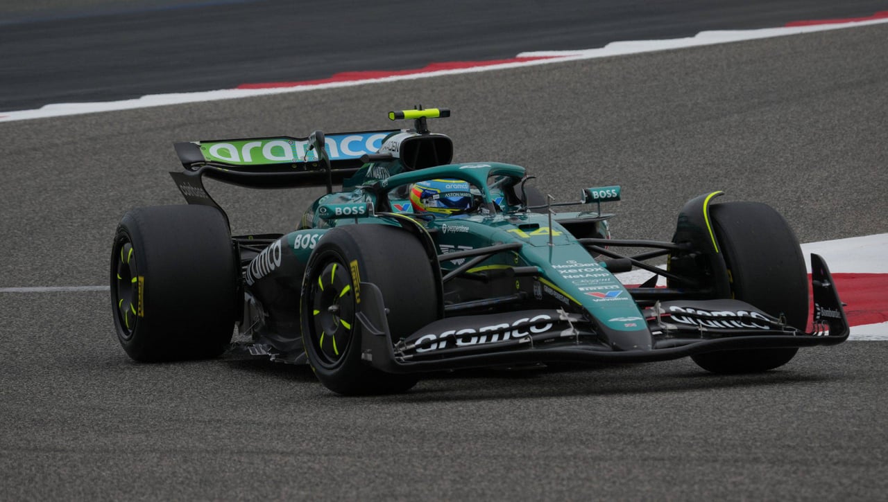 Carlos Sainz y Fernando Alonso dan la sorpresa en Bahrein