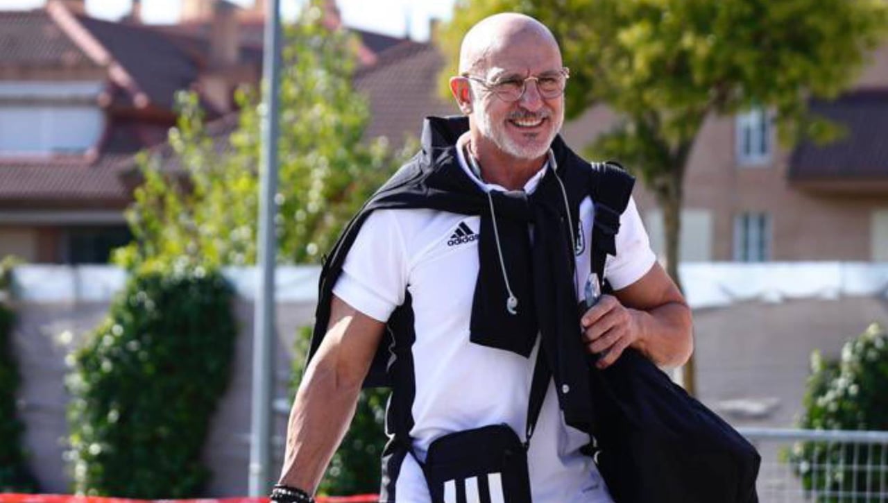 El emotivo reencuentro de Luis de la Fuente y Oihan Sancet