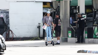 ¿Piensas regalar un patinete eléctrico por Reyes? La DGT avisa del cambio de normativa a partir de enero