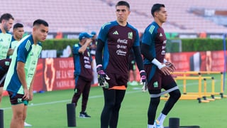 Aprietan para llevarse a Álex Padilla