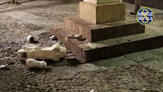 El vandalismo acaba en Sevilla con un monumento histórico