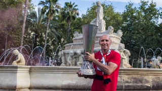 El augurio de Monchi, que aprovecha la efeméride para marcar territorio