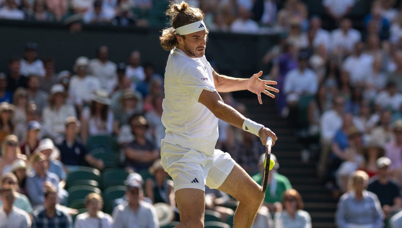 Tsitsipas 'venga' a Badosa para seguir en Wimbledon