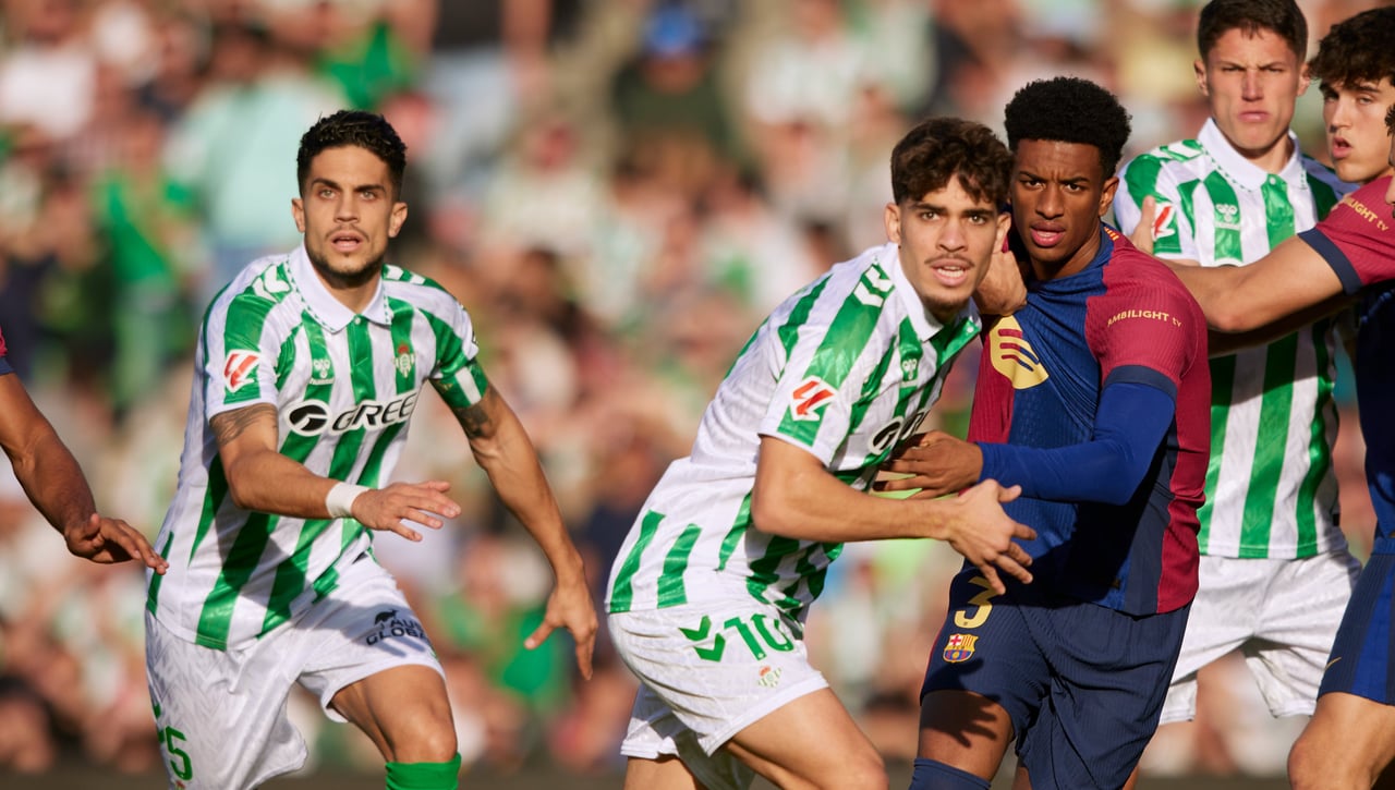 Abde choca con el muro del gol