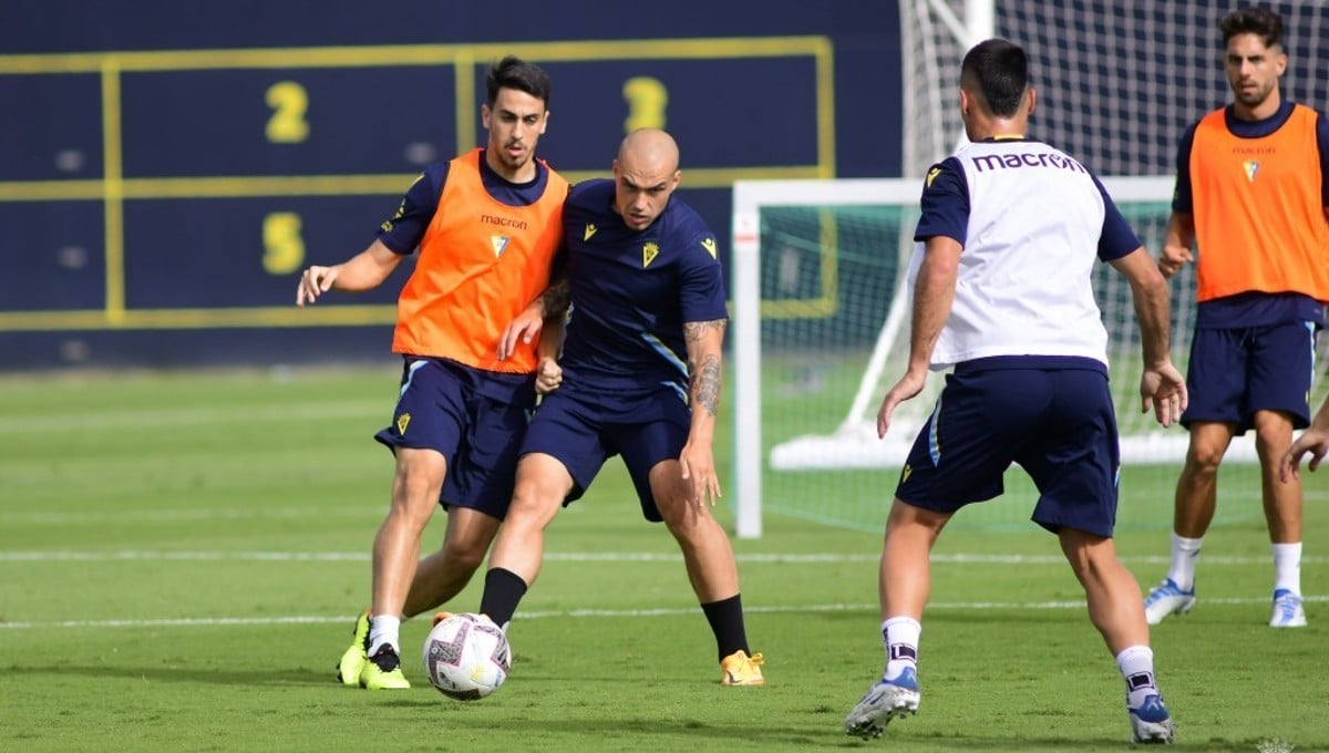 Fichado para Primera división, un descarte del Cádiz se marcha a Primera RFEF