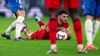 La plaga de lesiones en el Sevilla caza a Isaac Romero