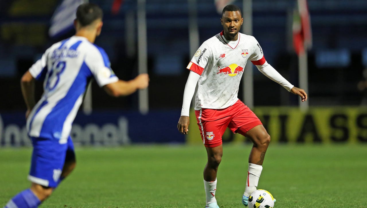 Ofrecido Luan Cândido para el sector zurdo de la defensa