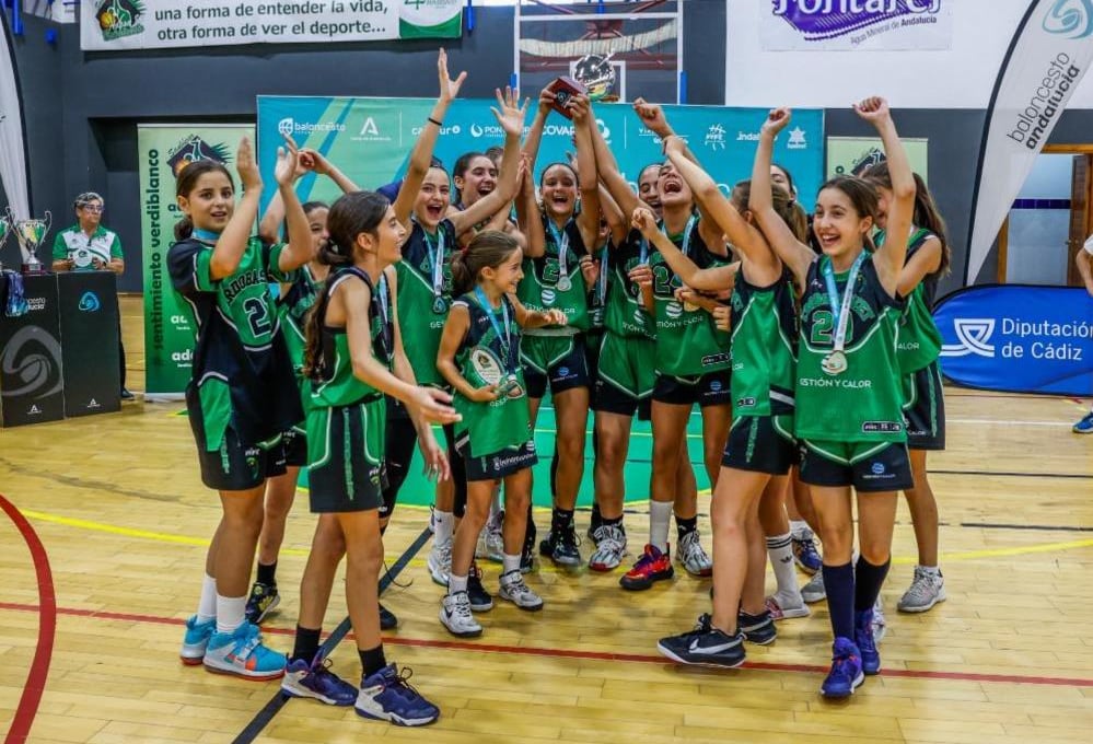 Écija arrasa en la séptima jornada de baloncesto de la zona IV