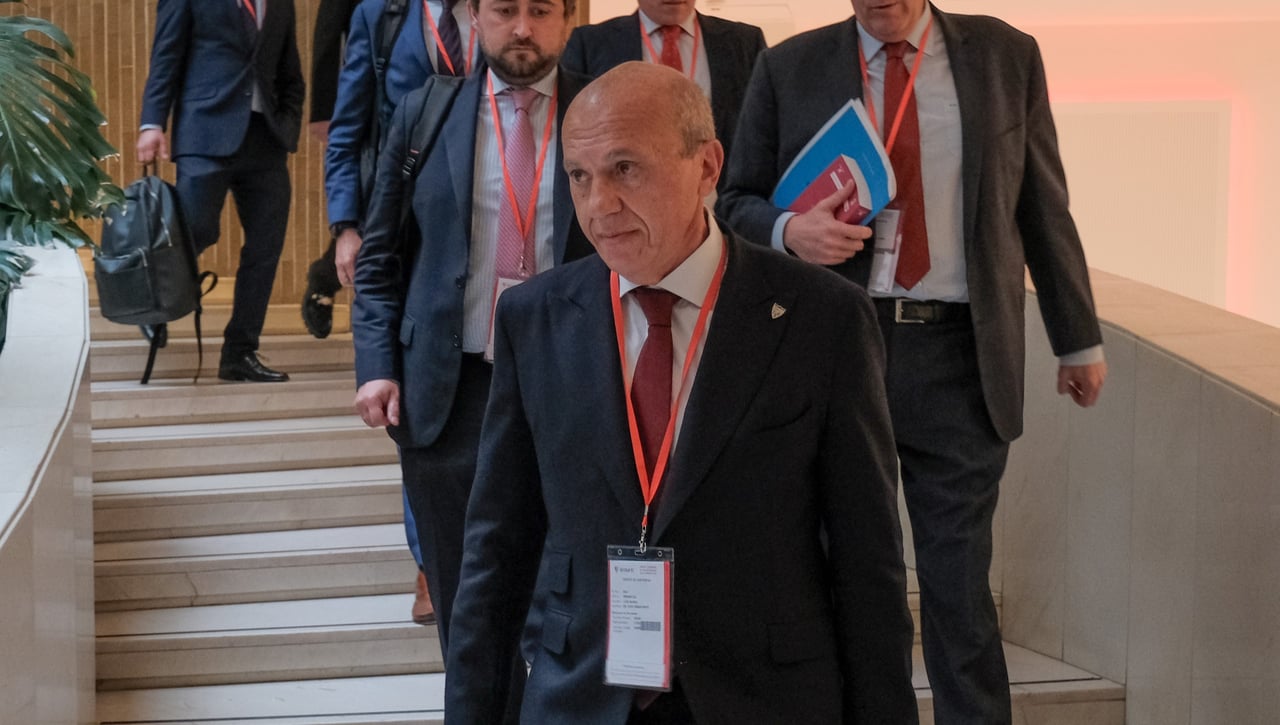 Del Nido señala que hay 'infiltrados' del Betis en el Sevilla